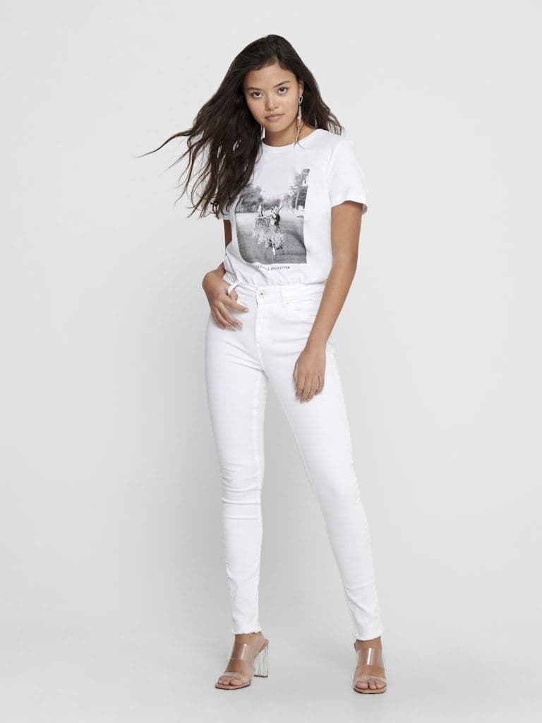 ONLY Blush Life Mid Waist Ankle raw Jeans| White