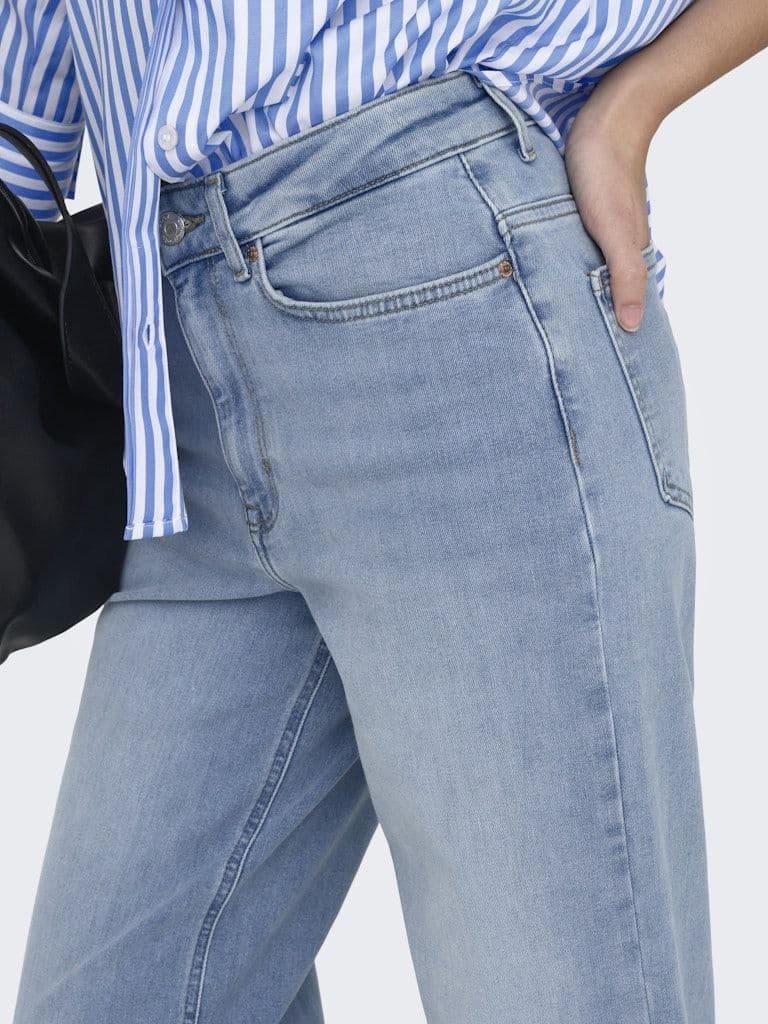 ONLY Madison Blush HW Crop  Jeans | Light Blue