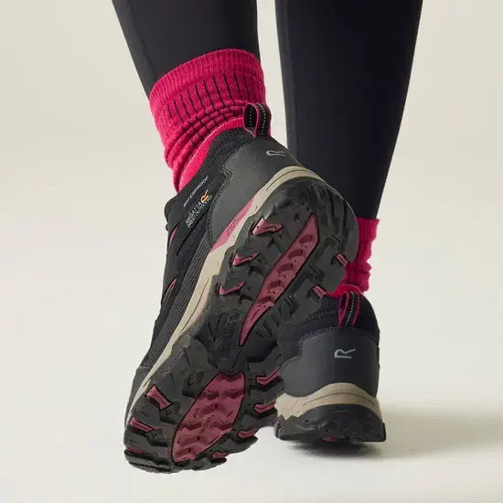 Regatta  Holcombe Walking Shoes | Black  RWF873
