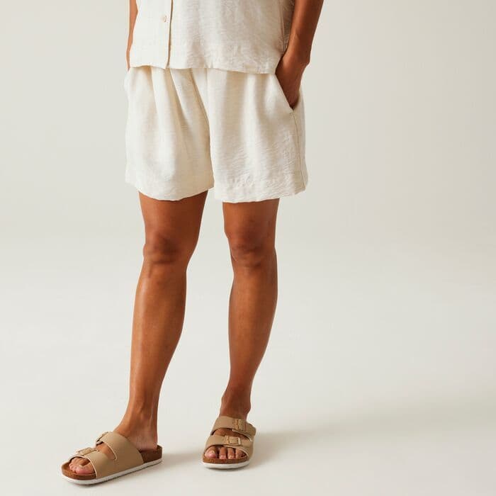 Regatta  Salise Shorts | Vanilla RWJ326