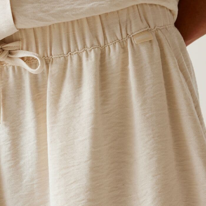 Regatta  Salise Shorts | Vanilla RWJ326