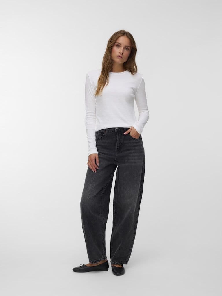 Vero Moda Billie HR Barrel Ankle Jean | Black L1141
