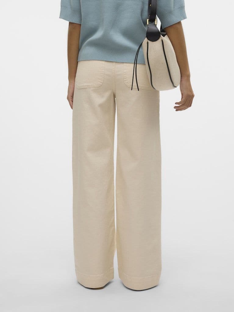 Vero Moda Kayla HR Wide Pocket Jean| Ecru