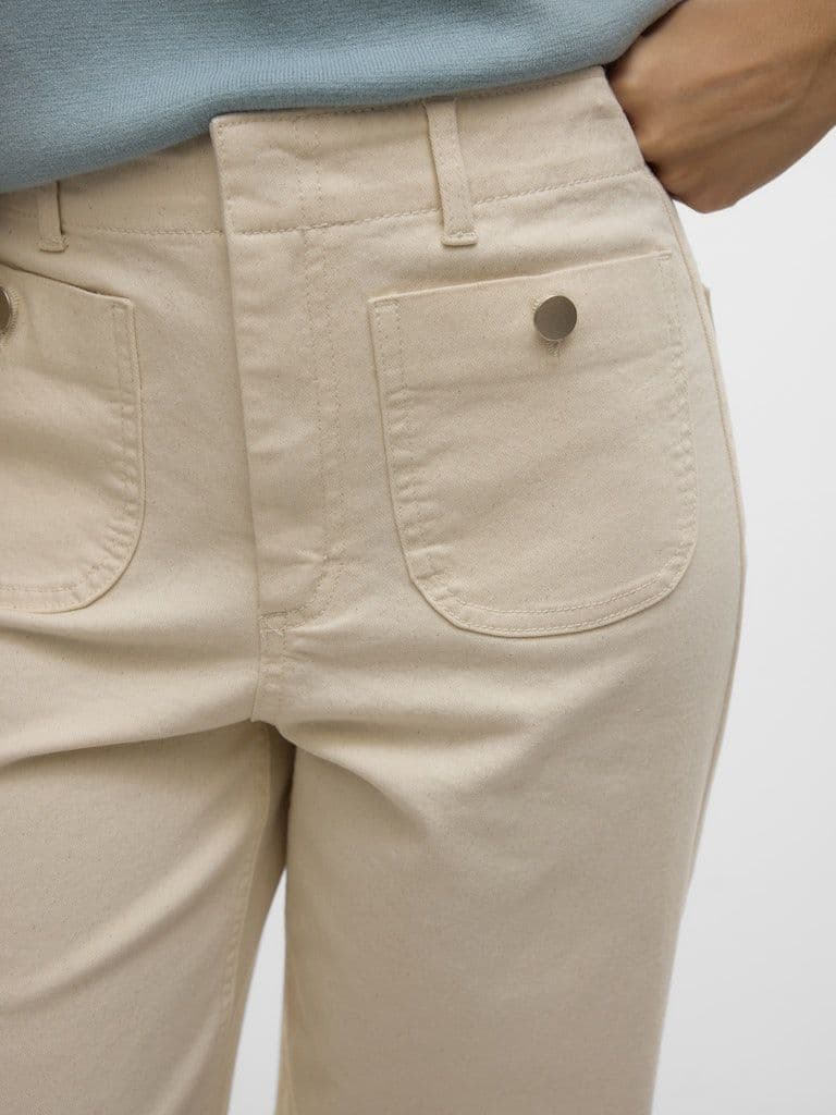 Vero Moda Kayla HR Wide Pocket Jean| Ecru