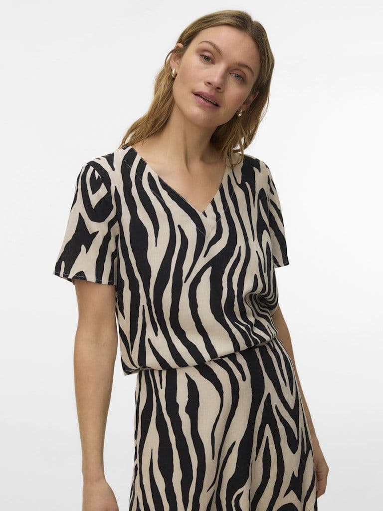Vero Moda Mymilo S/S V-Neck Top | Silver