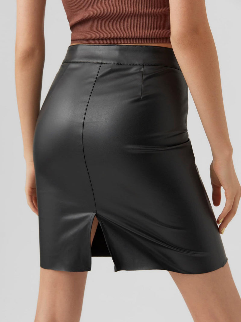Vero Moda Olympia HW Short PL Skirt| Black