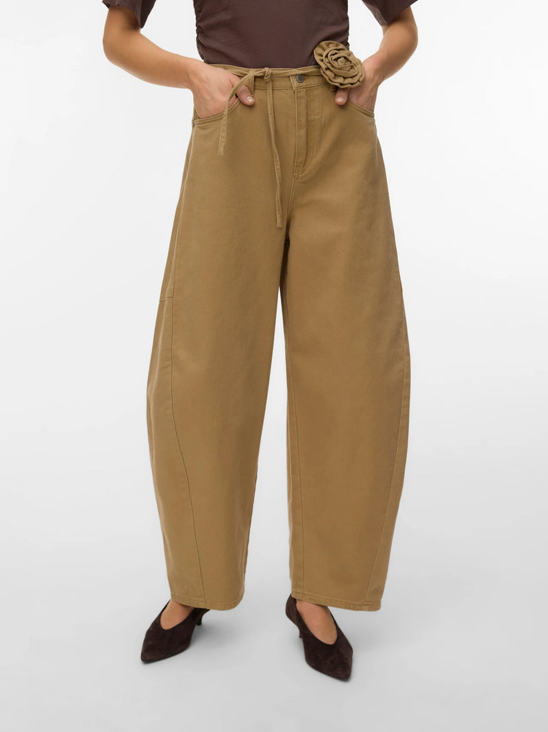 Vero Moda Kaitlin HR Wide Coloured Barrel Jeans| Kelp